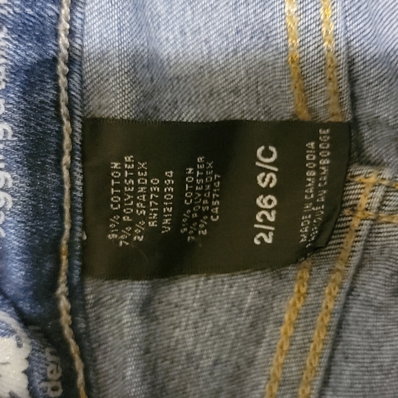 Mossimo Mid-Rise Jegging - Picture 3 of 3